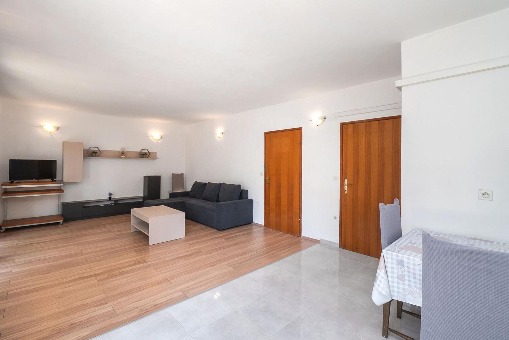 Apartment Ljuba Примоштен Экстерьер фото