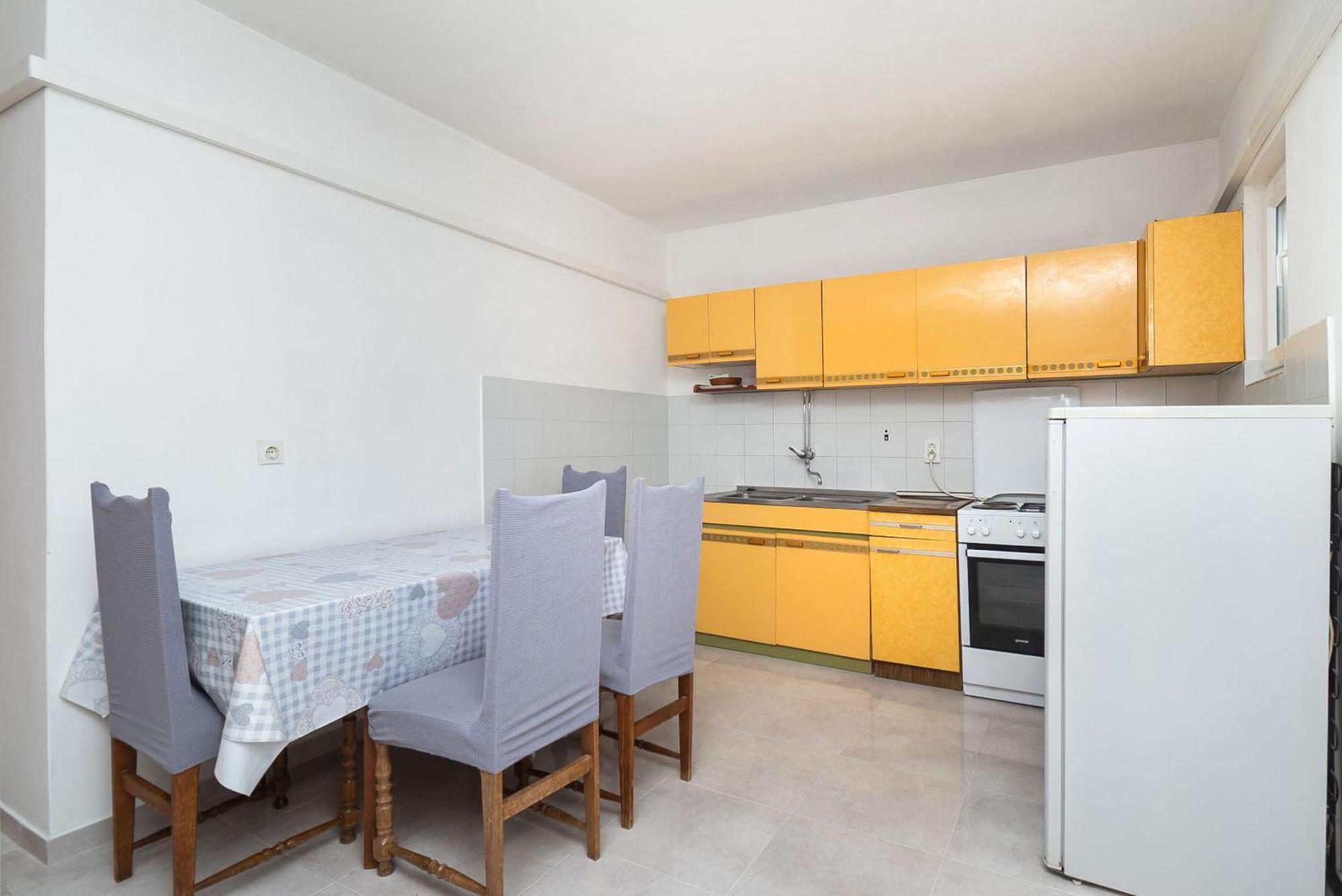 Apartment Ljuba Примоштен Экстерьер фото