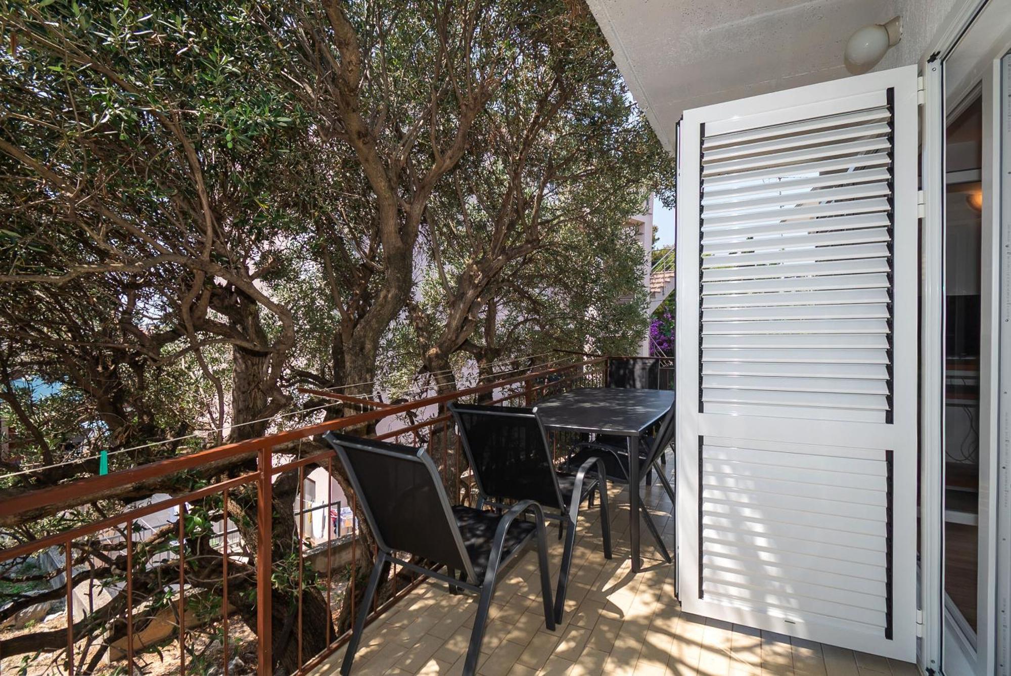 Apartment Ljuba Примоштен Экстерьер фото